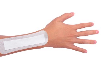 Island Dressing. Case of 100 Adhesive Dressings for Wound Protection (size: 4" X 14")